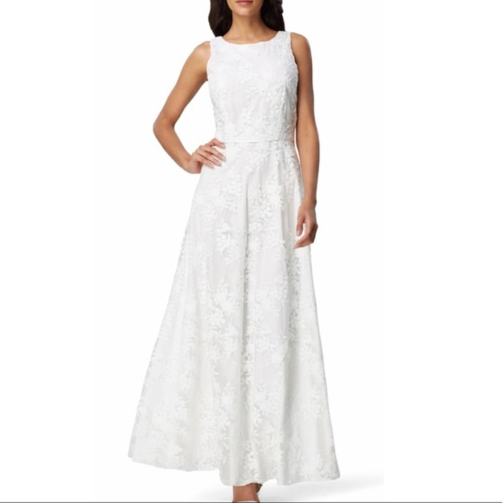 Tahari ASL Embroidered Gown Wedding Dress Size 10